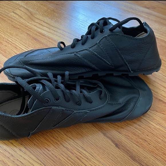 Softstar Primal Runamoc Megagrip Black Leather Casual Shoes Size 8 Wide - Picture 2 of 11